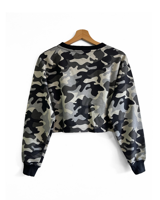 Buzo Crop Estampado Militar